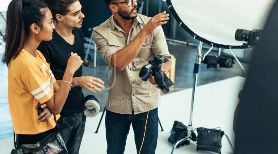 How to Build a Strong Photography Network Online